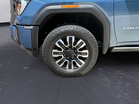 Used 2024 GMC Sierra 2500 Denali Ultimate AWD/4WD image 12