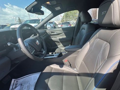 Used 2024 Buick Envista Sport Touring w/ Convenience I Package FWD image 10