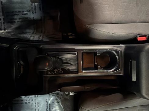 Used 2017 Toyota Tacoma TRD Sport w/ Tow Package (A/T) image 20