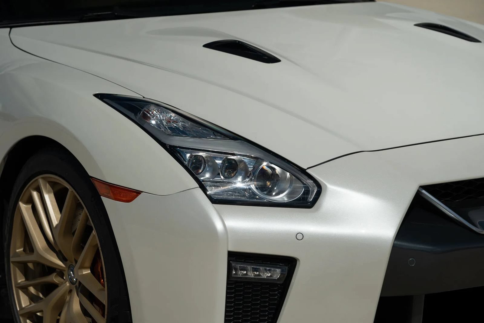 Used 2017 Nissan GT-R Premium w/ Premium Interior Package AWD/4WD image 88