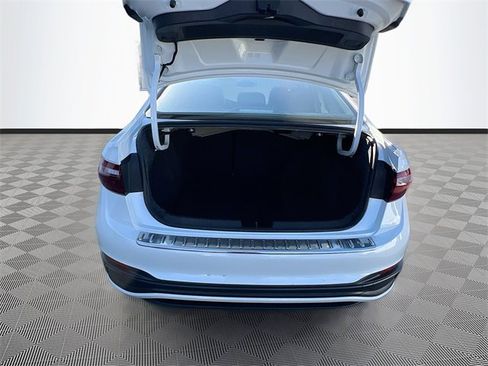 Used 2024 Volkswagen Jetta SE image 25