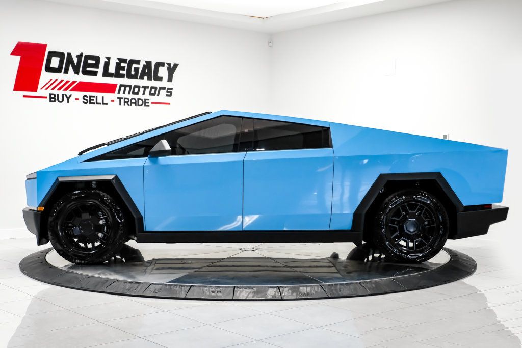 Used 2024 Tesla Cybertruck AWD Crew Cab image 13