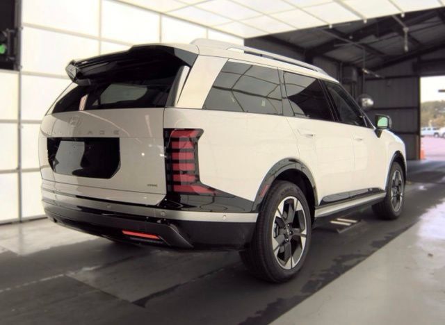 Used 2026 Hyundai Palisade Limited AWD/4WD image 4