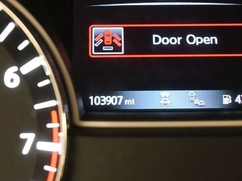 Used 2020 Nissan Pathfinder SL w/ Cargo Package image 21