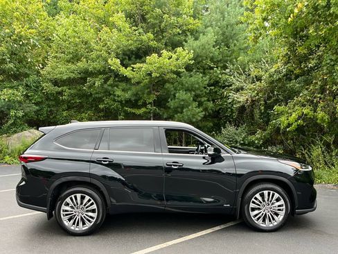 Used 2026 Toyota Highlander Platinum AWD/4WD image 6