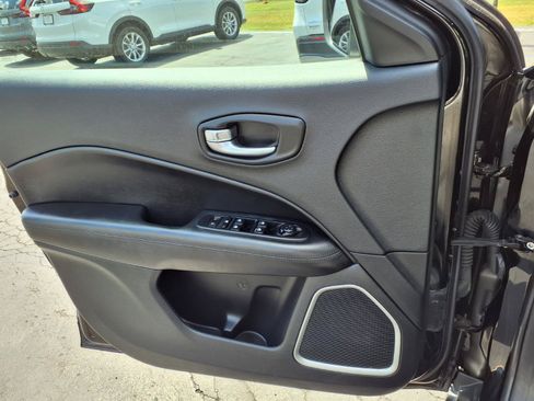 Used 2020 Jeep Compass Latitude AWD/4WD image 10