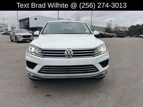 Used 2016 Volkswagen Touareg Sport image 2