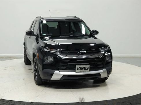 Used 2021 Chevrolet TrailBlazer LT w/ Convenience Package AWD/4WD image 3