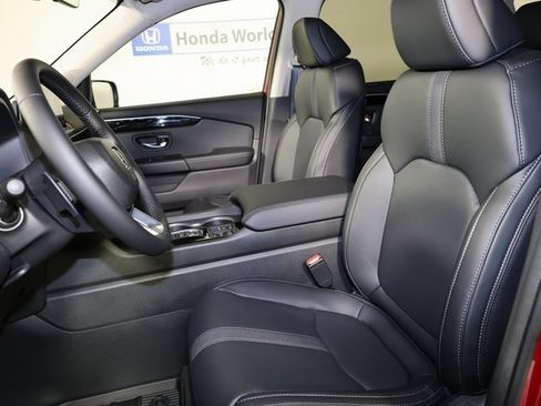 New 2025 Honda Pilot Touring image 26