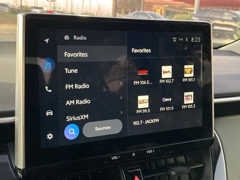 Certified 2025 Toyota Corolla SE image 21