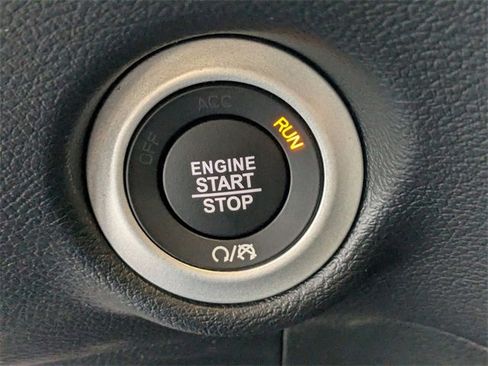 New 2026 Chrysler Voyager LX image 22