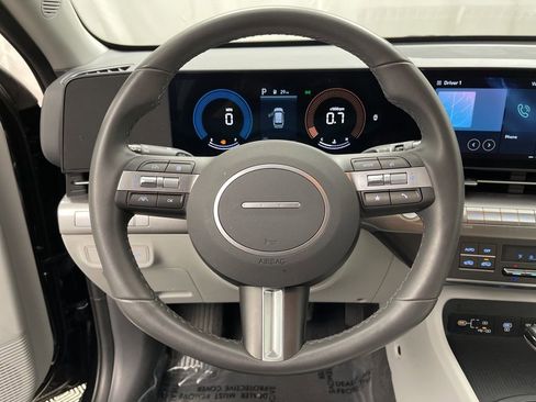 Used 2025 Hyundai Kona SEL image 6