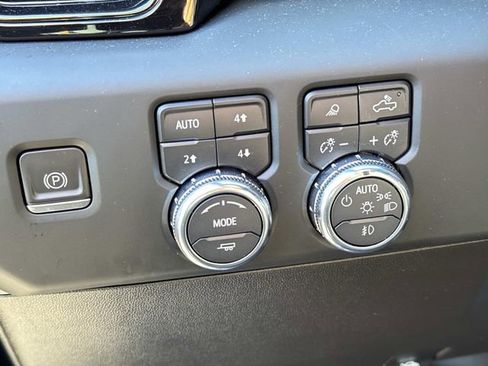 Used 2023 GMC Sierra 1500 AT4 w/ AT4 Premium Package image 26