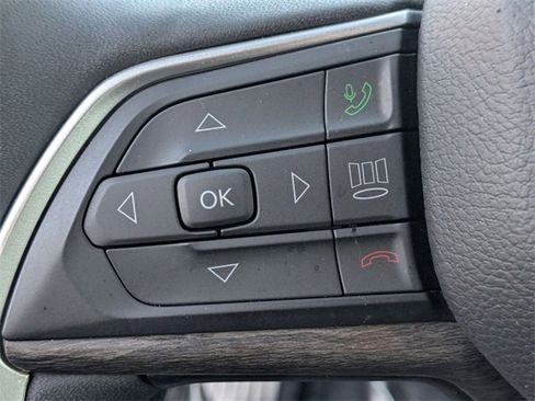 Used 2024 Jeep Grand Cherokee Limited image 16