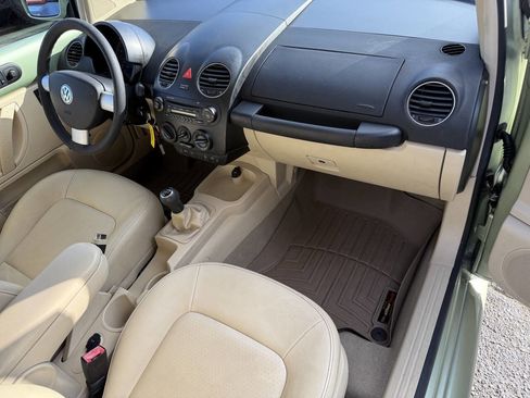 Used 2008 Volkswagen Beetle S image 15