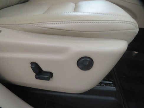 Used 2011 Jeep Grand Cherokee Limited image 26