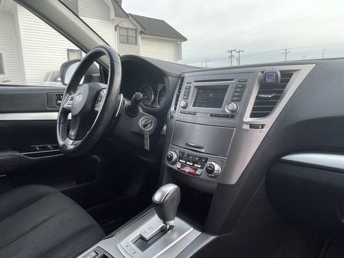 Used 2014 Subaru Outback 2.5i Premium image 6
