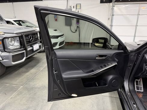 Used 2023 Lexus IS 500 image 21