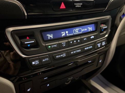 Used 2019 Honda Pilot Touring image 14