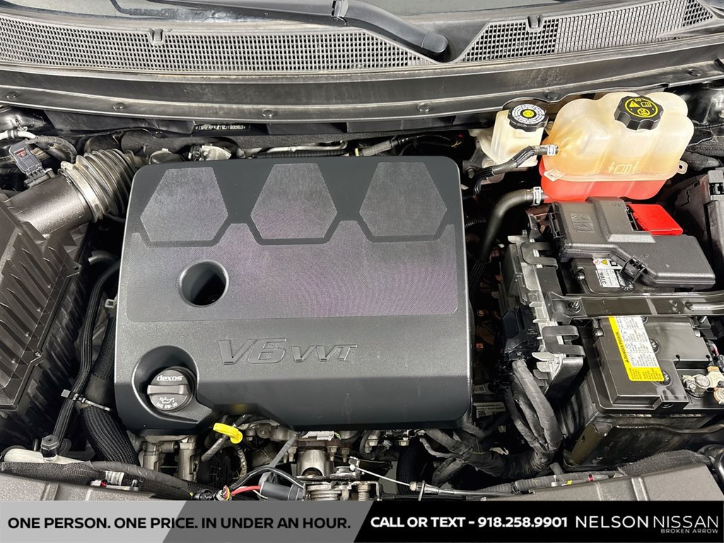 Used 2021 Chevrolet Traverse LS w/ LPO, Blackout Package FWD image 29