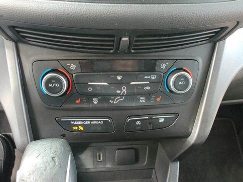 Used 2018 Ford Escape SE FWD image 25