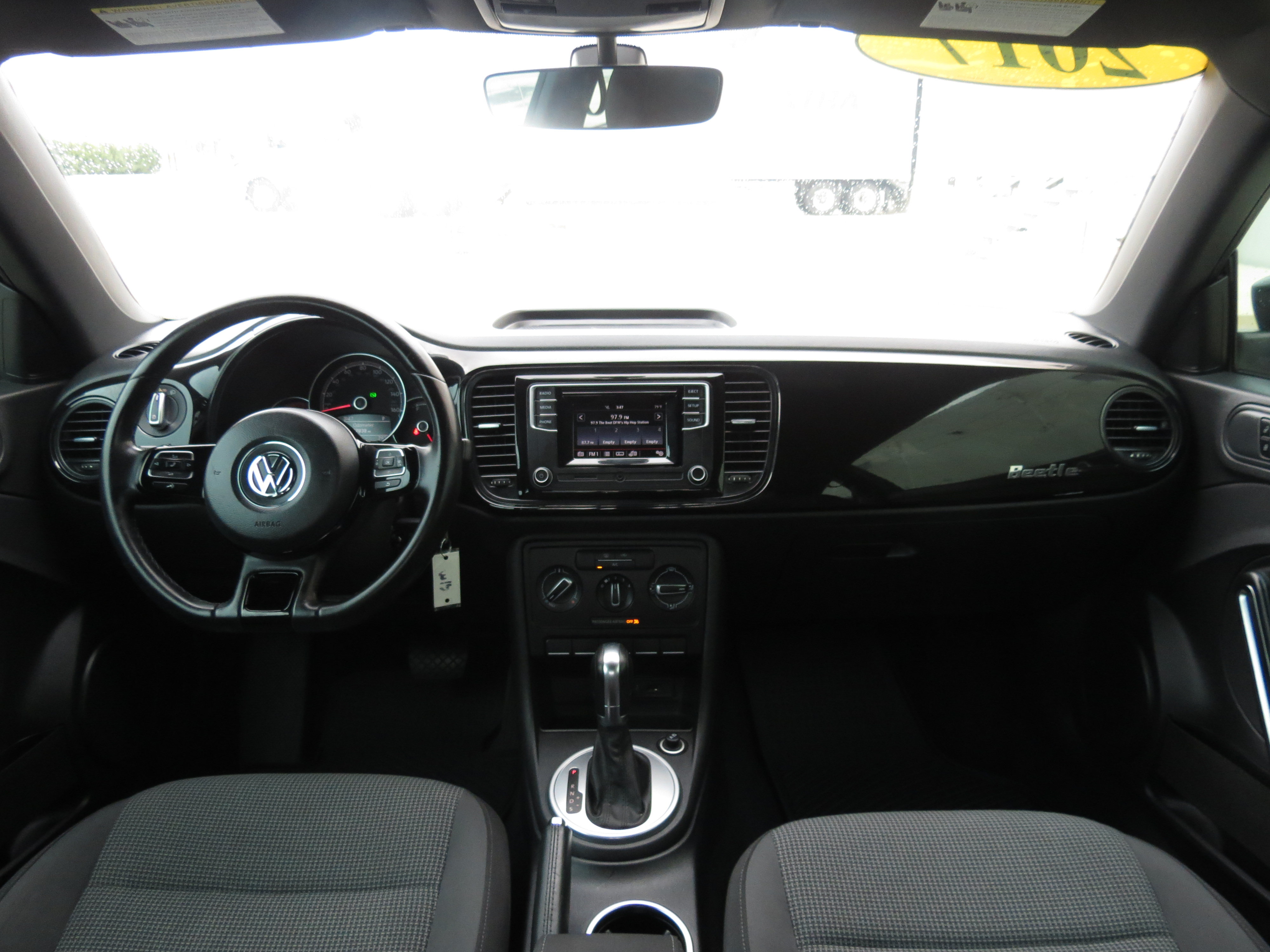 Used 2017 Volkswagen Beetle 1.8T S FWD image 11