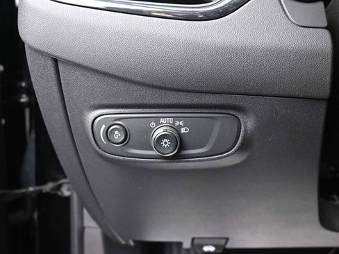 Used 2024 Chevrolet Equinox RS AWD/4WD image 9
