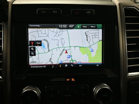 Used 2015 Ford F150 Platinum w/ Equipment Group 701A Luxury image 12