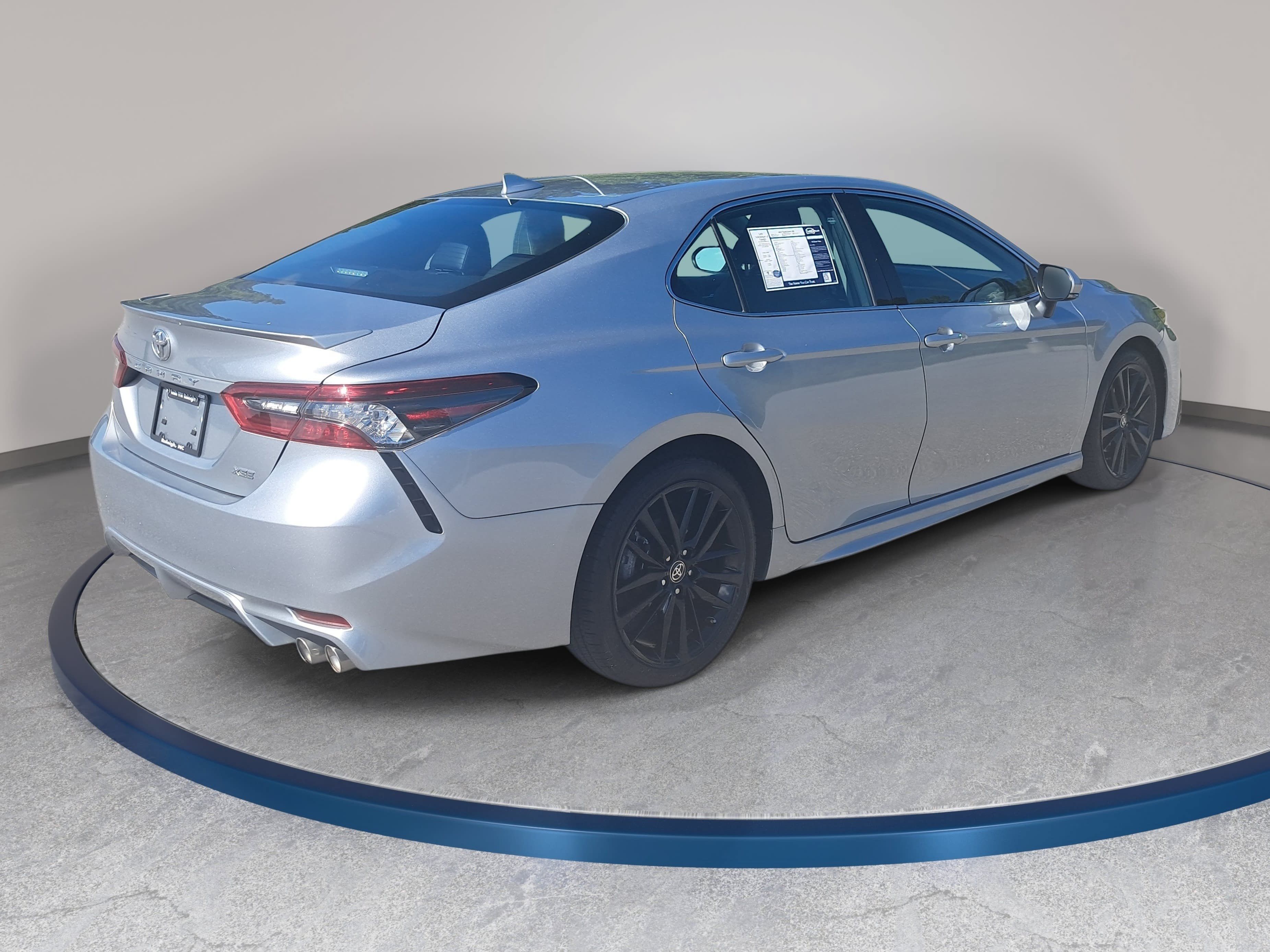Used 2022 Toyota Camry XSE FWD image 5