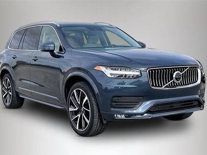 Used 2022 Volvo XC90 T6 Momentum w/ Advanced Package