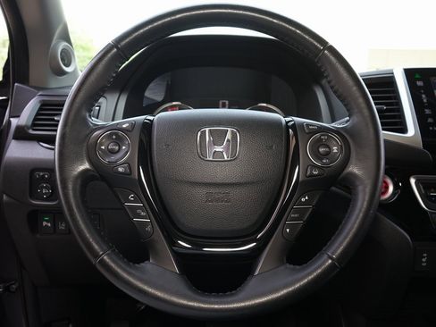 Used 2016 Honda Pilot Touring image 6