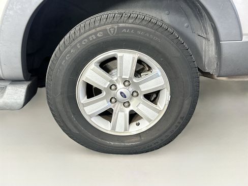 Used 2006 Ford Explorer XLT image 11