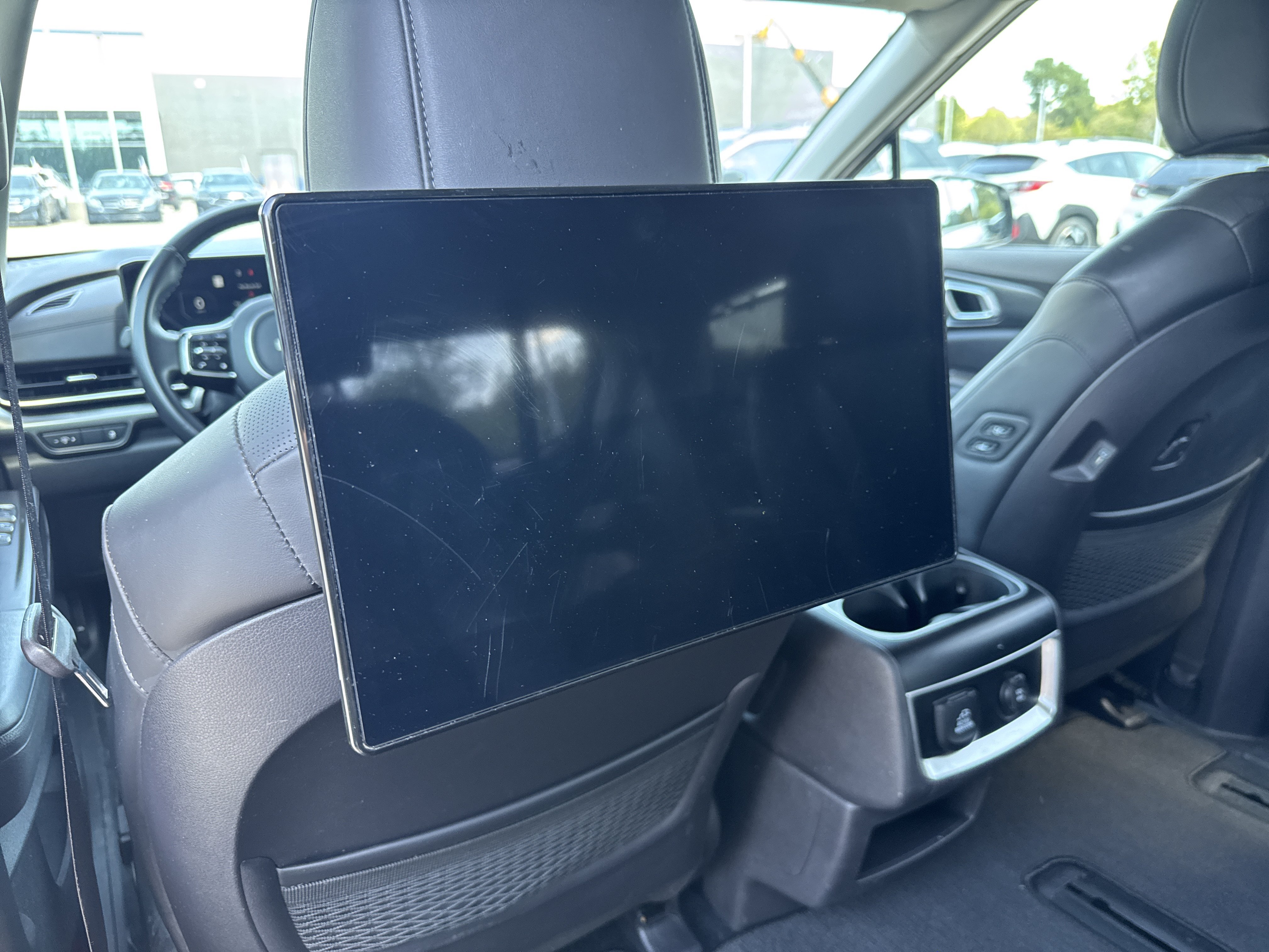 Used 2025 Kia Carnival SX FWD image 12