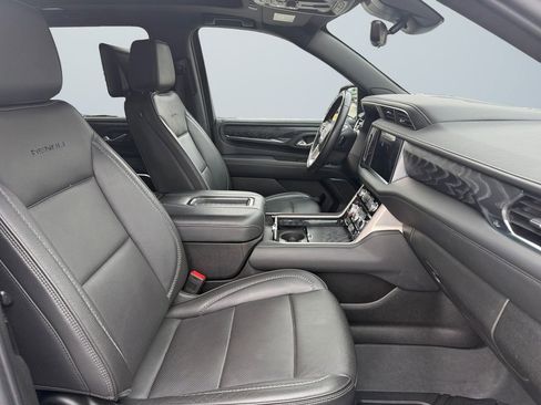 Used 2023 GMC Yukon XL Denali image 15