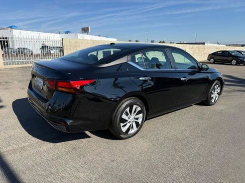 Certified 2025 Nissan Altima 2.5 S FWD image 6