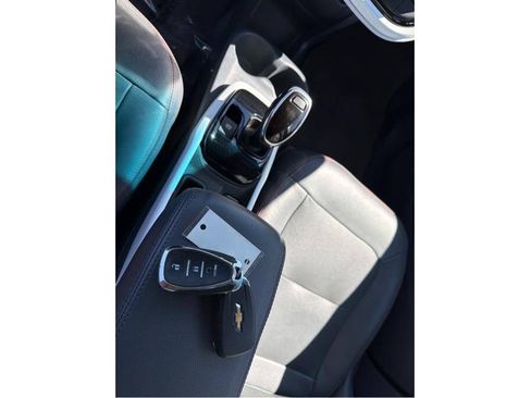 Used 2019 Chevrolet Bolt Premier w/ Infotainment Package FWD image 14