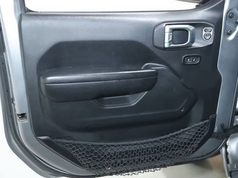 Used 2018 Jeep Wrangler Unlimited Sport S image 17