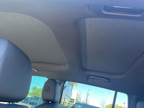 Certified 2022 Mercedes-Benz GLB 250 image 12