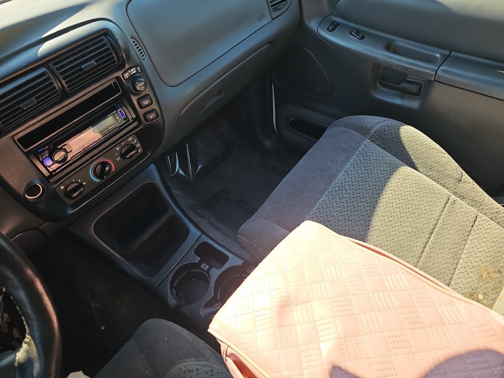 Used 2001 Mercury Mountaineer AWD V8 image 24