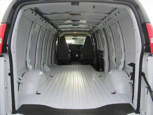 New 2025 Chevrolet Express 3500 Extended w/ Driver Convenience Package image 24