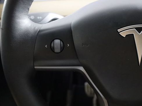 Used 2023 Tesla Model Y Performance AWD/4WD image 18
