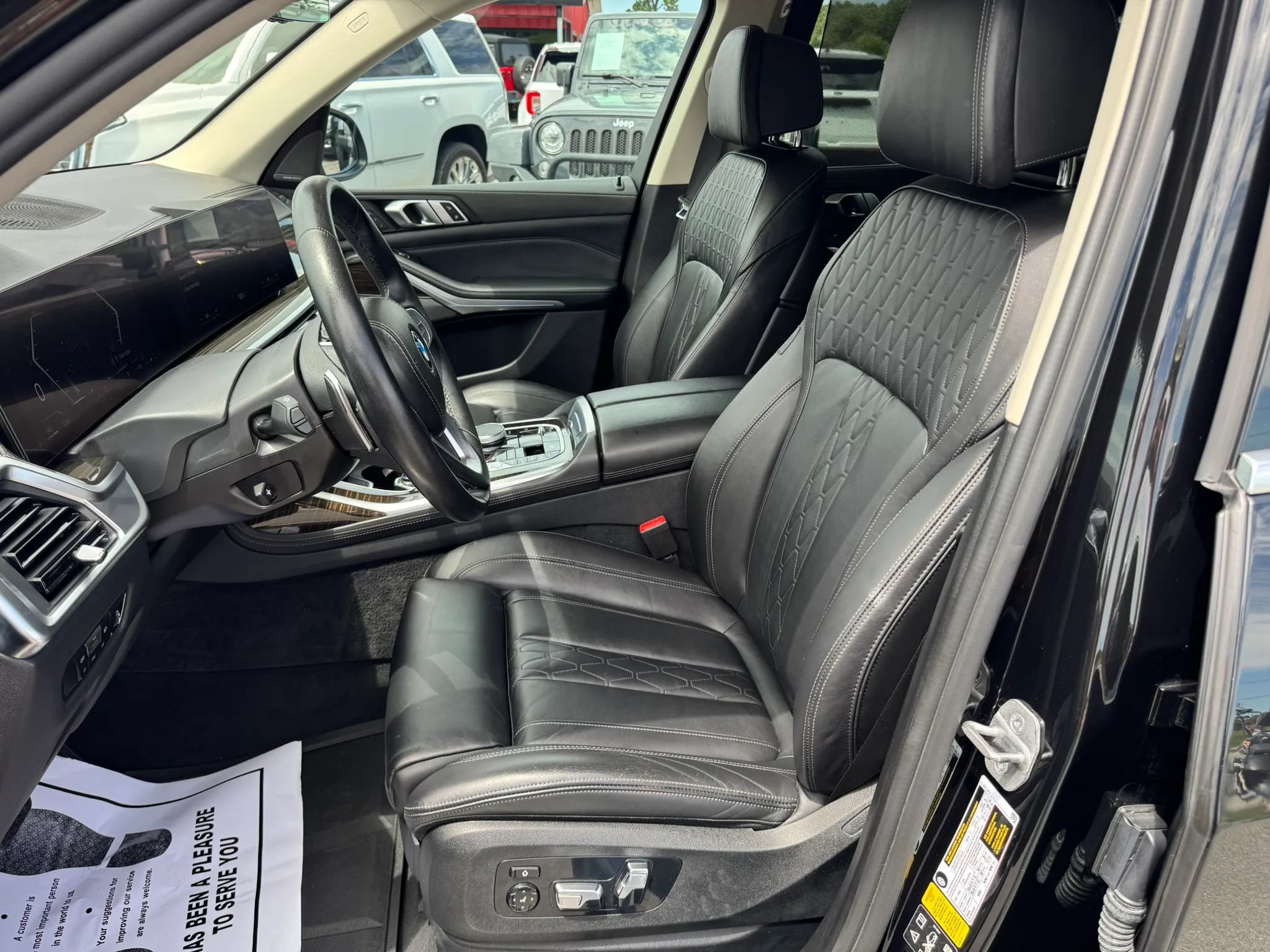 Used 2023 BMW X7 xDrive40i AWD/4WD image 6