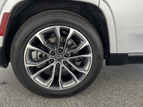 Used 2023 Jeep Grand Wagoneer Series III image 53