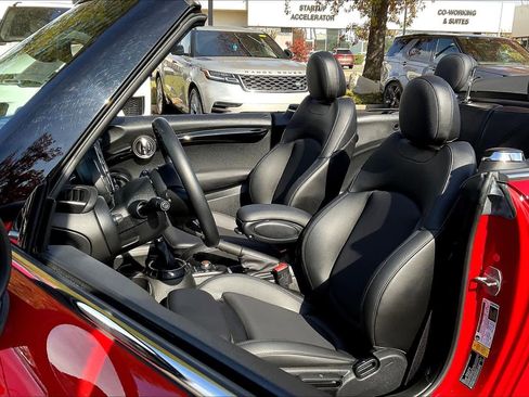 Used 2017 MINI Cooper S image 26