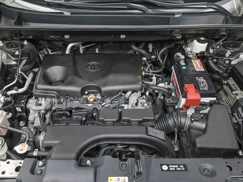 Used 2021 Toyota RAV4 XLE Premium AWD/4WD image 11