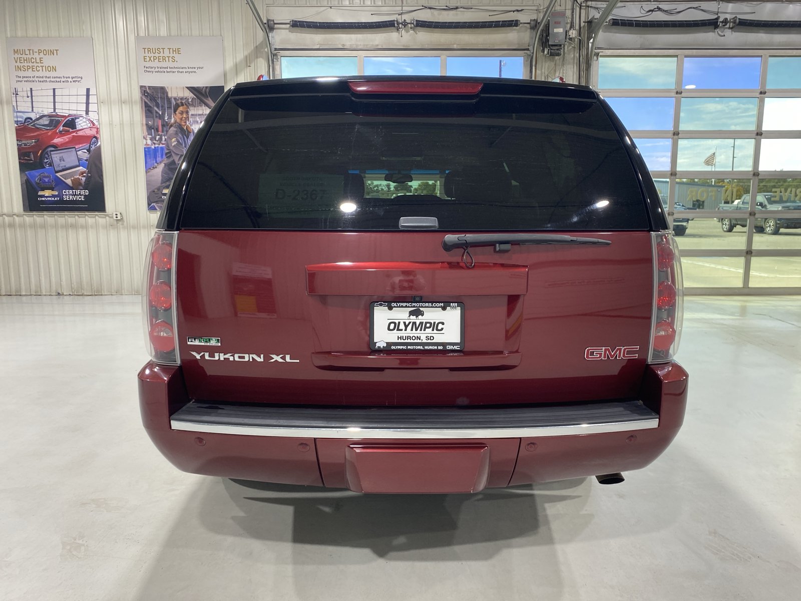 Used 2011 GMC Yukon XL Denali AWD/4WD image 6