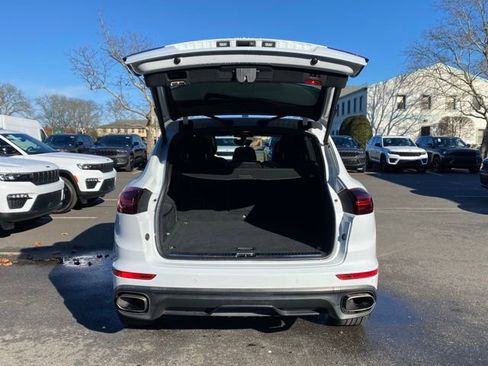 Used 2017 Porsche Cayenne image 11