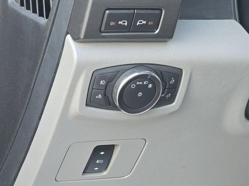 Used 2020 Ford F250 XLT w/ XLT Premium Package image 7