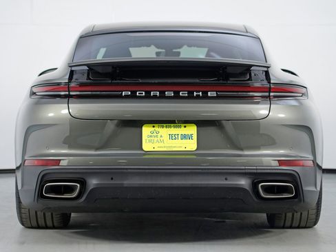 Used 2025 Porsche Panamera w/ Premium Package image 10