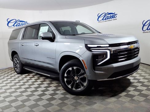 New 2026 Chevrolet Suburban LS image 1